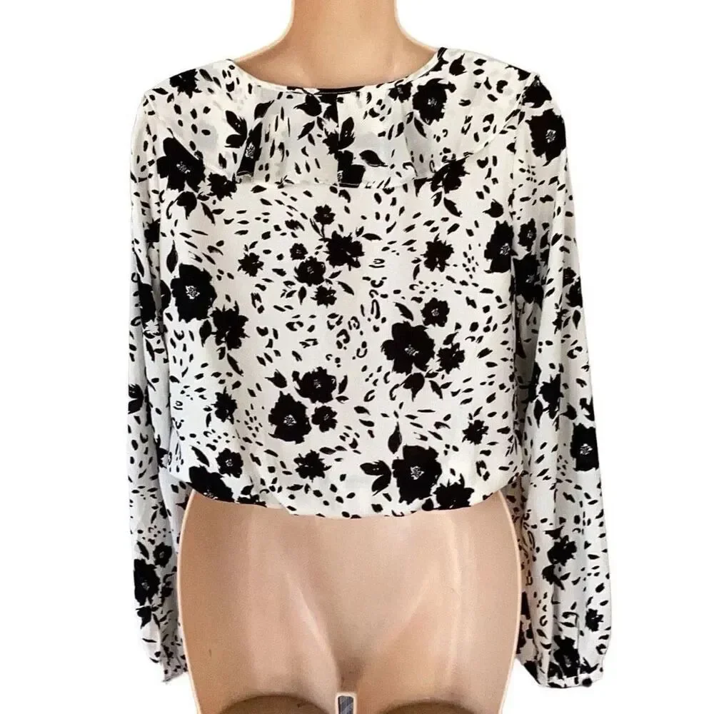 ASTR The Label Long Sleeve Chiffon Floral Crop Top Women’s XS Cream & Black